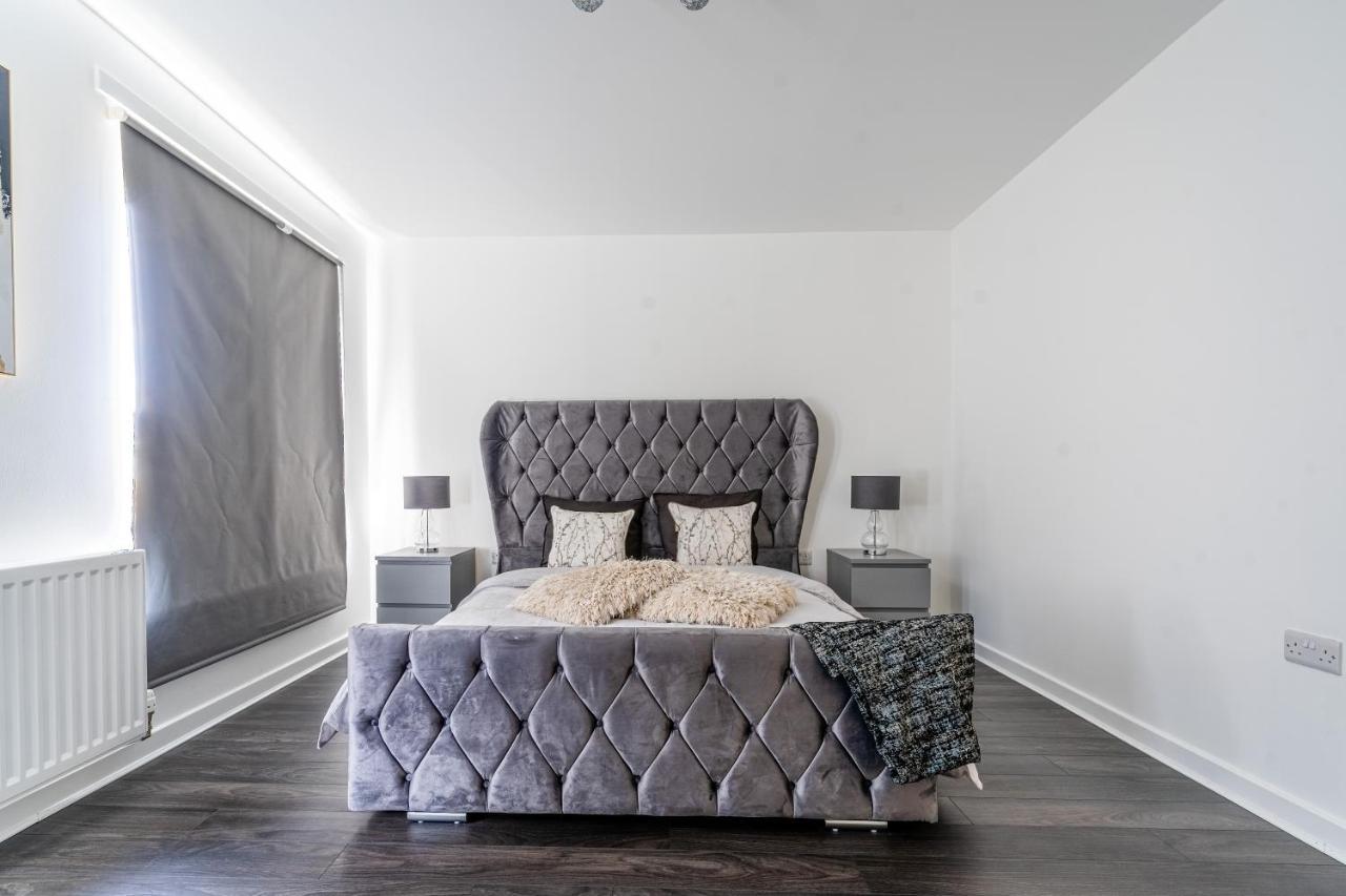 Spacious 3 Bedroom House In Glasgow City With Private Parking & Garden ภายนอก รูปภาพ
